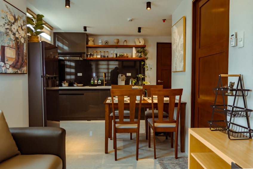 Comfortable Queen Bed + Full-Size Upper Bunk – Sleeps Up to 4 Guests| Long Term Stay