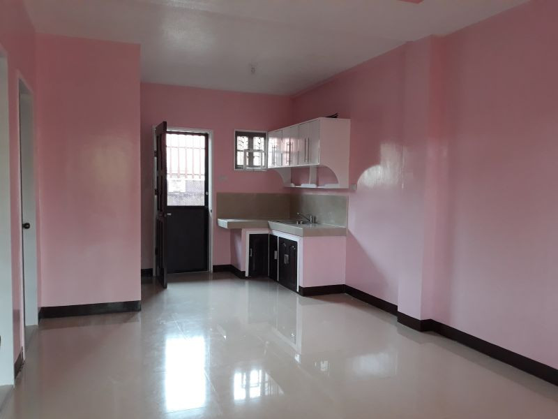 1 Door Apartment w/ 2 standard Bedrooms for Rent