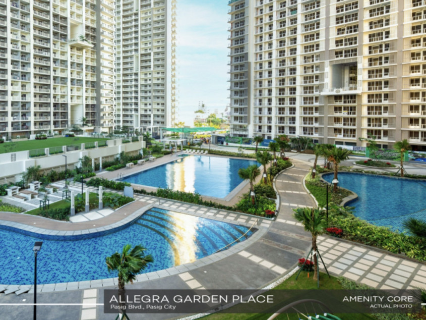 Large 4 bedroom penthouse with spectacular BGC view and 2-parking spaces.