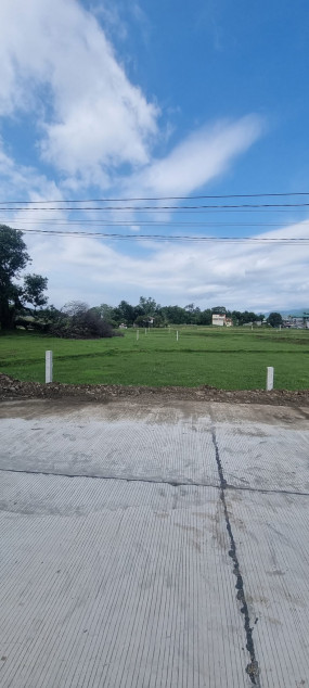 LOT NEAR MACARTHUR HIGHWAY AND TPLEX. 1,000SQM