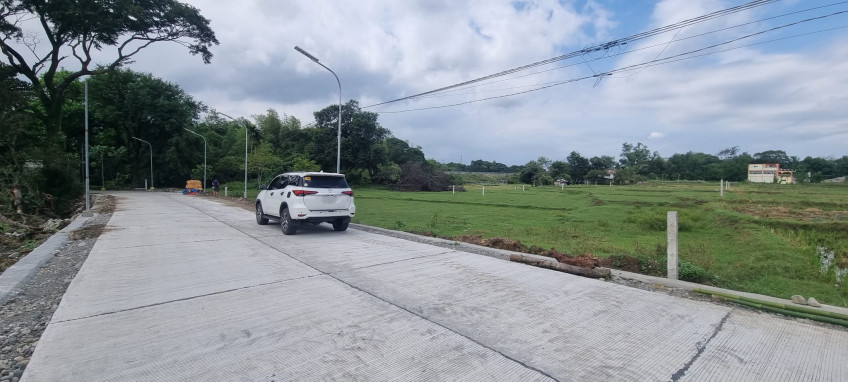 LOT NEAR MACARTHUR HIGHWAY AND TPLEX. 1,000SQM