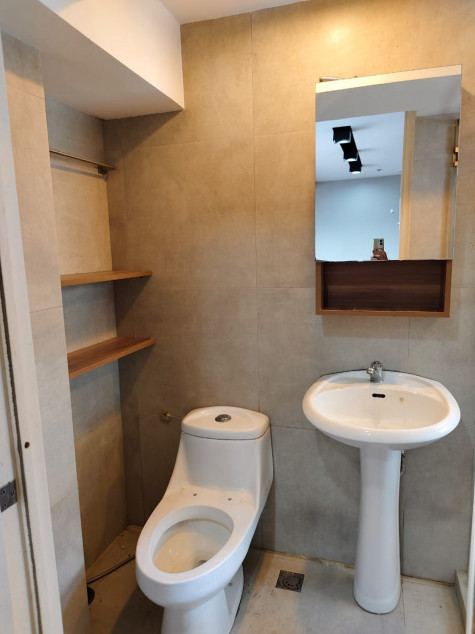 Victoria De Makati 1 BR For Sale unit 2129B