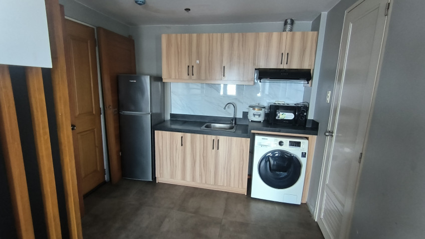 FOR SALE Victoria De Makati 2 Bedroom end unit ( Unit 1220B)