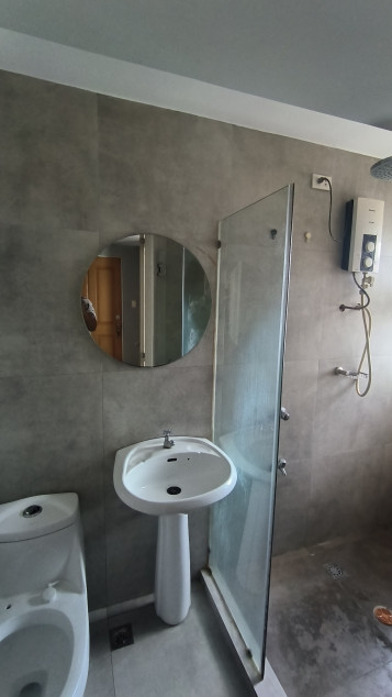 FOR SALE Victoria De Makati 2 Bedroom end unit ( Unit 1220B)