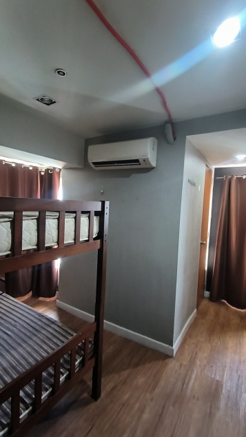 FOR SALE Victoria De Makati 2 Bedroom end unit ( Unit 1220B)