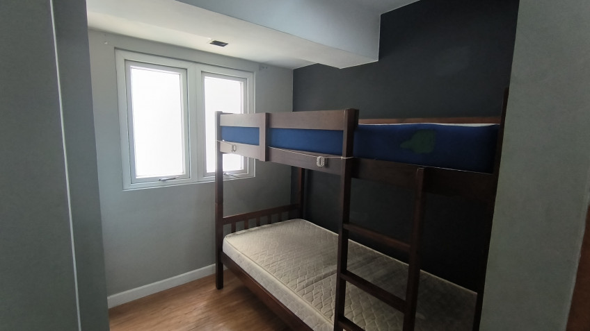 FOR SALE Victoria De Makati 2 Bedroom end unit ( Unit 1220B)