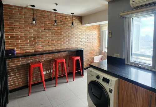 For Sale Victoria  De Makati 1 BR Big Cut  unit 2004A