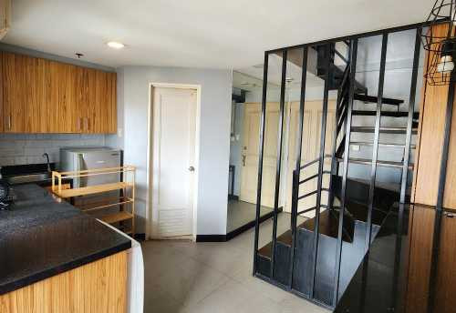 For Sale Victoria  De Makati 1 BR Big Cut  unit 2004A