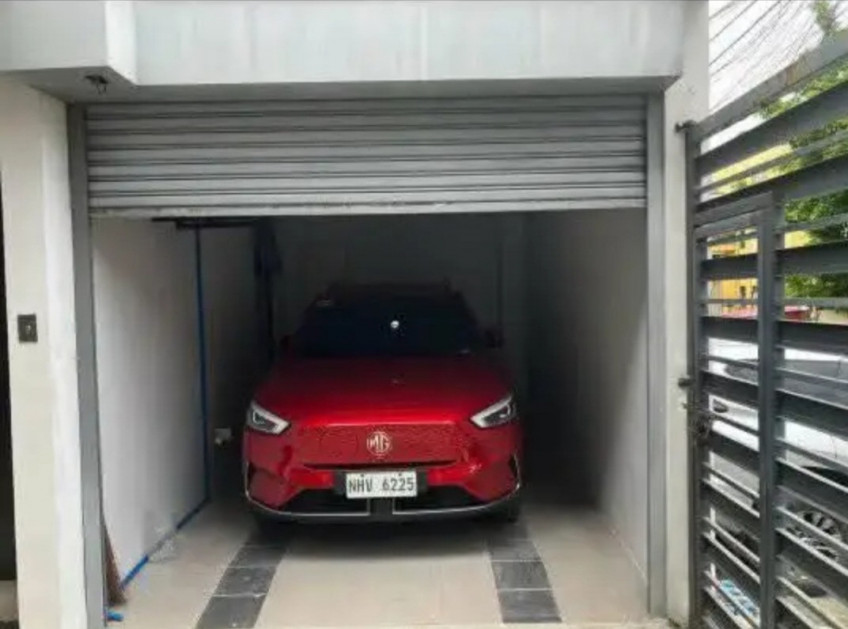 130 sqm townhouse in Diliman for sale