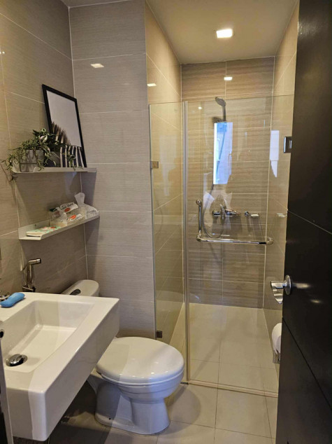 Luxury Studio Condo | Eighty One Newport Boulevard, Pasay