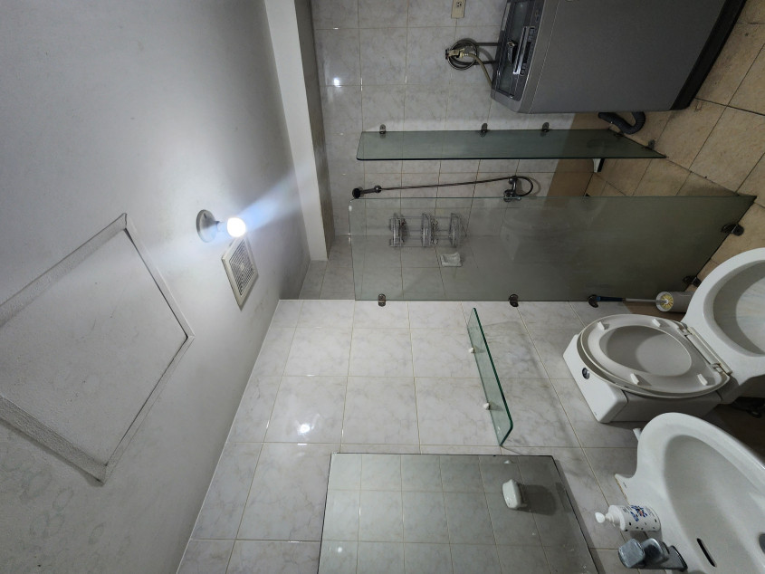 Oriental Garden Makati 2BR end unit for sale