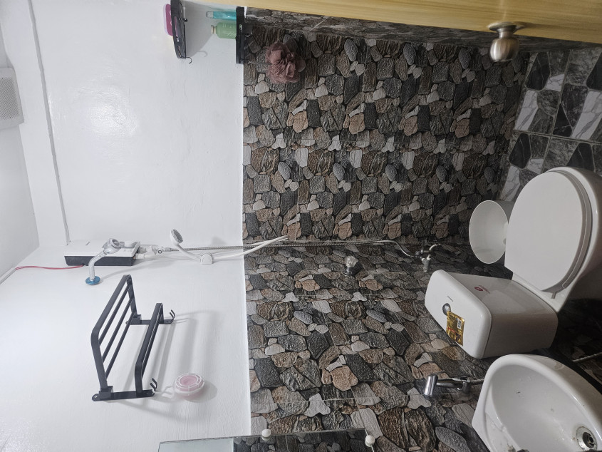 TOWNHOUSE END UNIT HOUSE AND LOT