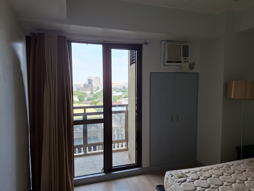 Prime Makati Living | Grand Soho Condo Unit 706 for Sale