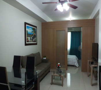 32 sqm 1 BR Condo unit at Shell Residences beside MOA