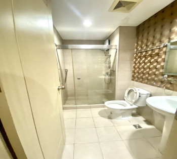 A fully furnished 61sqm condominium located in Icon tower, BGC w/parking