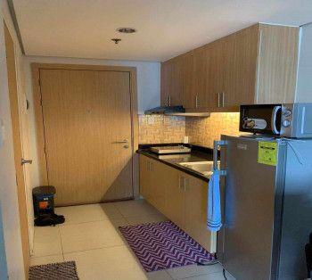 1BR - Fully-furnished condominium beside SM North Edsa (Quezon City)