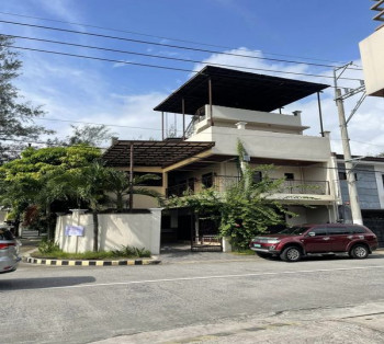 Commercial Building at Greenwoods Executive Village