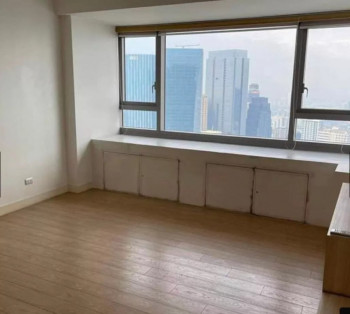 For Sale: 2 Bedroom With Balcony At One Shangri-La Place In Mandaluyong City