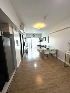 RFO 1BR w/ Balcony & Parking FOR LEASE or FOR SALE at Solstice Condominium Circuit Makati