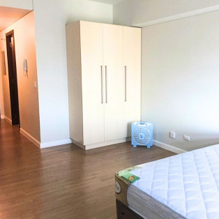 Kroma Studio Unit at 32 SQM Floor Area, Fully Furnished, Makati City, For Sale