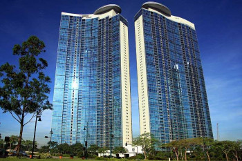 Condominium For Sale: Pacific Plaza Condominium, Apartment Ridge, Makati City