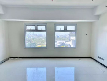 Trion Towers Penthouse Unit for sale in BGC by Robinsons Land