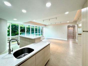 Condominium For Sale In Hidalgo Place