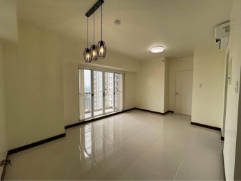 Clean Title RFO Furnished 2BR with Balcony & Parking FOR SALE at Lumiere Residences Pasig